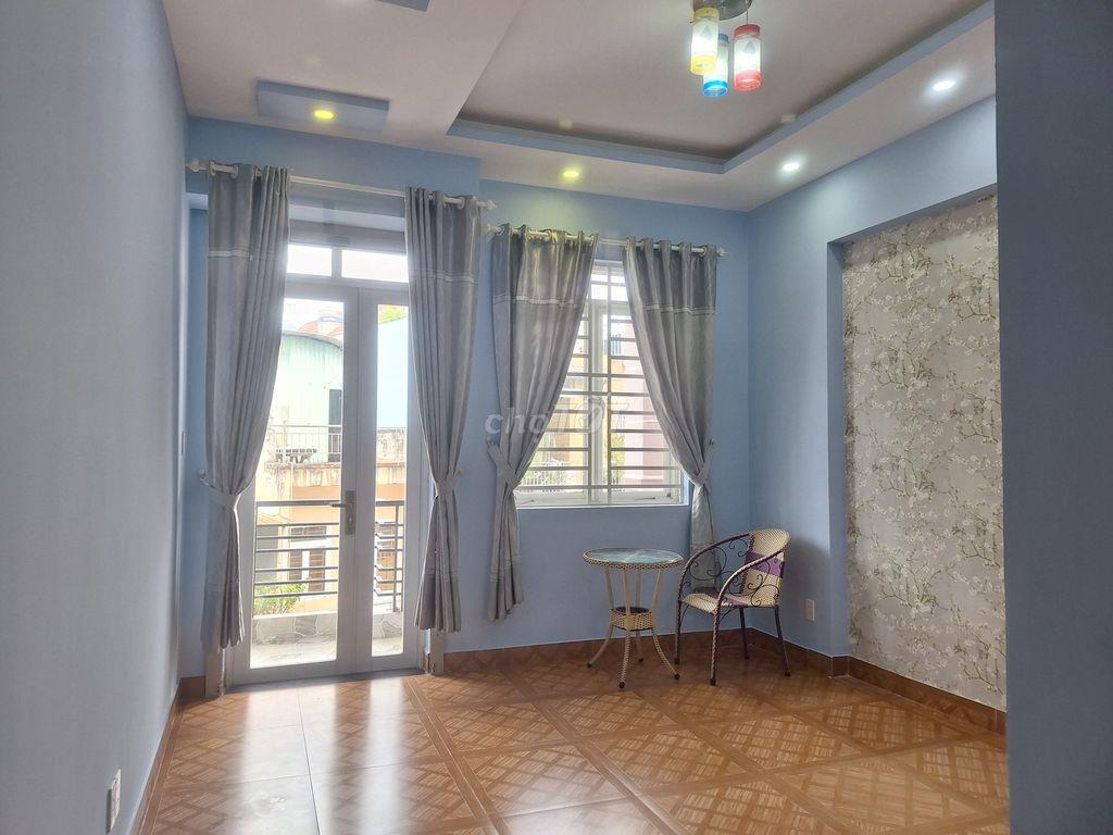 Nhà đep cho thuê, mới từ nước sơn, sạch thơm từ rèm cửa!