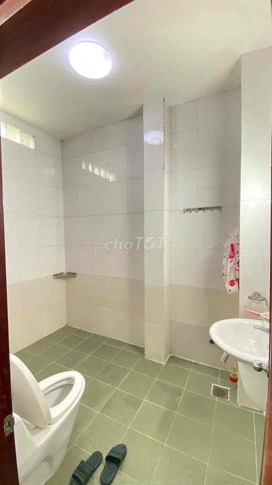 cho thuê văn phòng,sẵn bàn ghế máy lạnh,Phước Long A,Q9