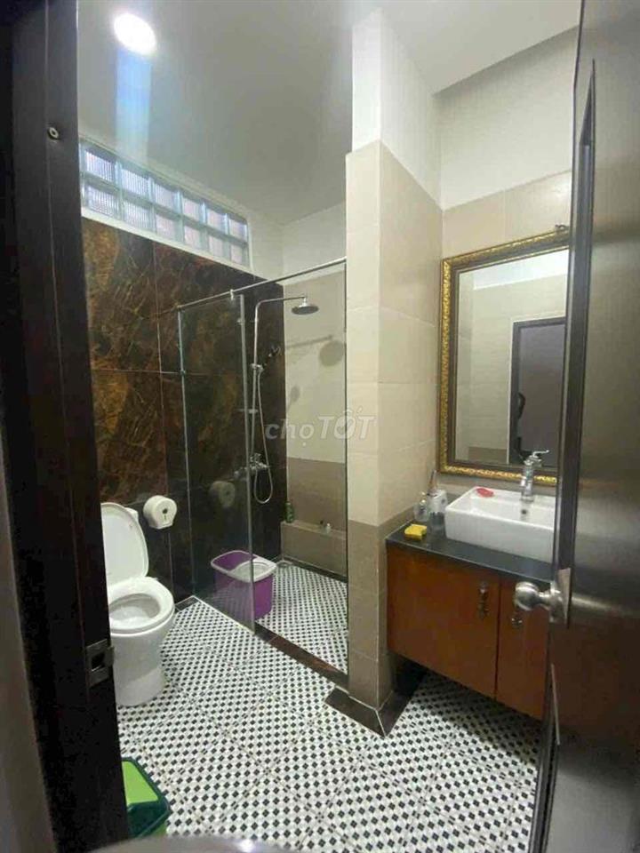 CHO THUÊ NHÀ FULL NỘI THẤT GẦN VÒNG XOAY PHÚ HỮU Q9