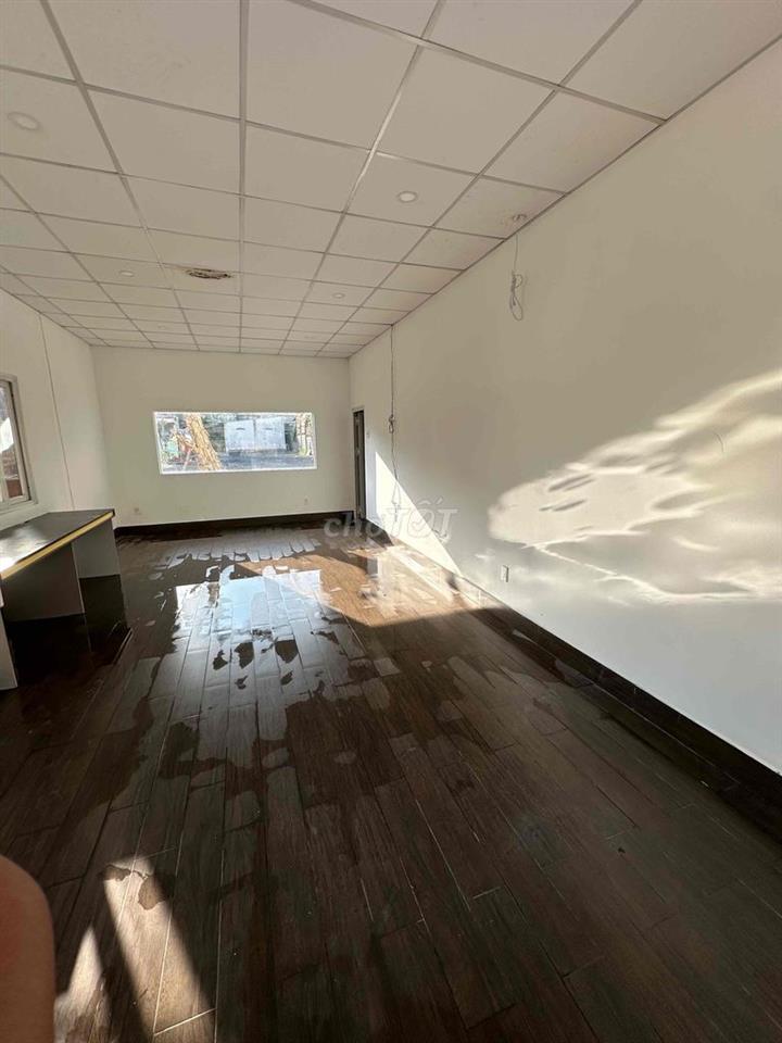 Cho Thuê Văn Phòng 50m2 Trong Khuôn Viên 3500m2 đất nhà
