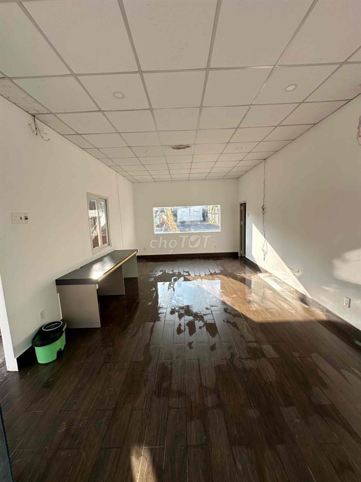 Cho Thuê Văn Phòng 50m2 Trong Khuôn Viên 3500m2 đất nhà