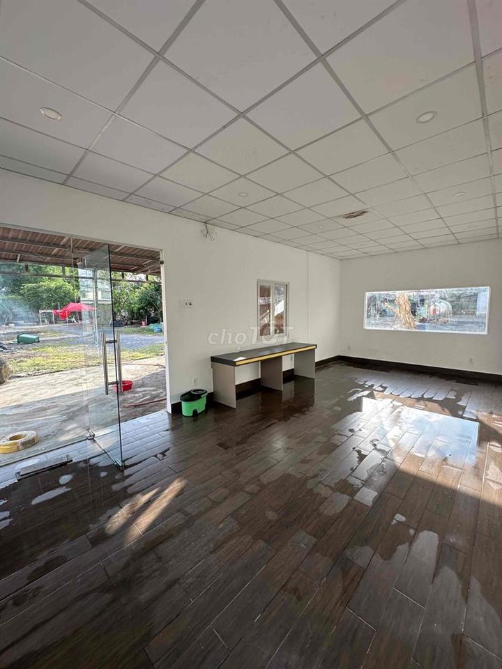 Cho Thuê Văn Phòng 50m2 Trong Khuôn Viên 3500m2 đất nhà