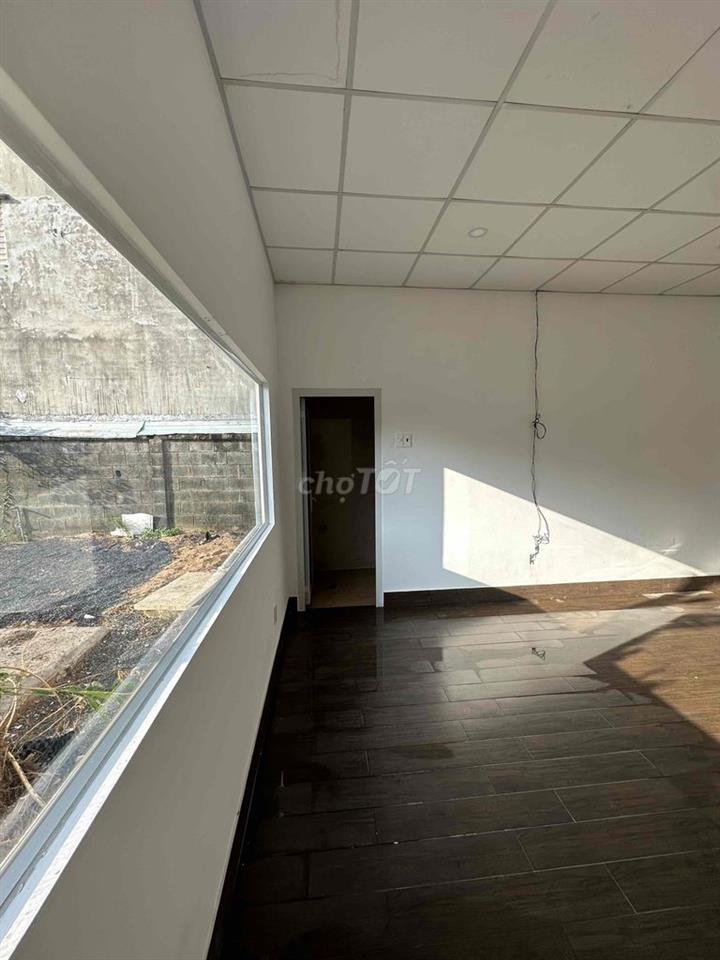 Cho Thuê Văn Phòng 50m2 Trong Khuôn Viên 3500m2 đất nhà