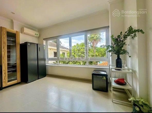😍Gần Cầu Sài Gòn - Nhà (5x20m), có sân đậu ô tô, phù hợp ở&kinh doanh