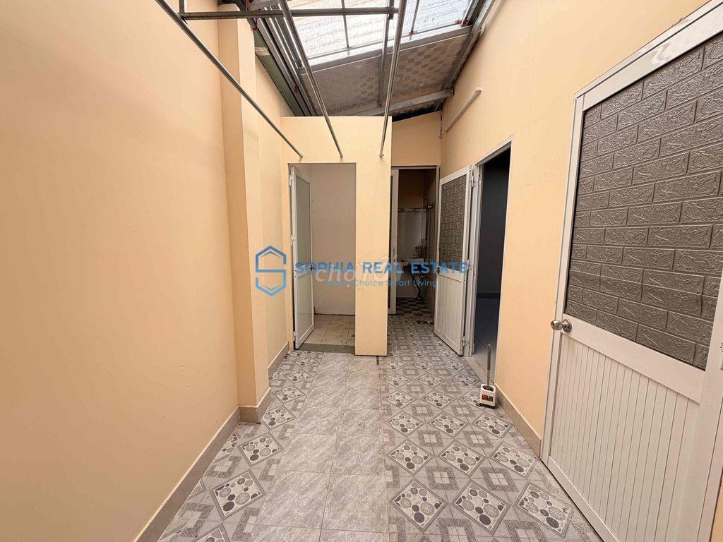 🔥Hot Ngay Sau Metro- Mặt bằng trống suốt 8x20m| Phù hợp Văn phòng+ Kho