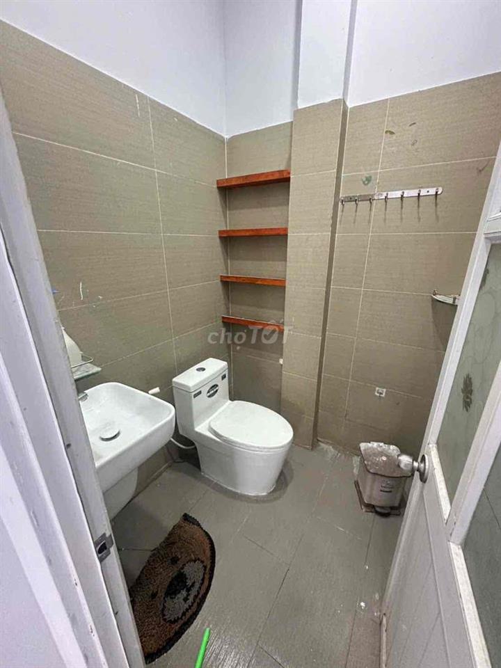 (14tr) Cho Thuê Nhà ,1 Trệt 2 lầu, Đường Xe Tải ,sát Đỗ Xuân Hợp-Q9