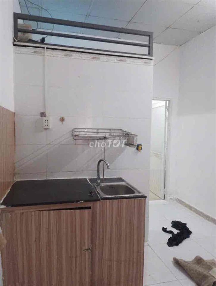 (4tr5) Cho Thuê Nhà Nguyên Căn đường 475 - Gần Đỗ Xuân Hợp PLb Q9