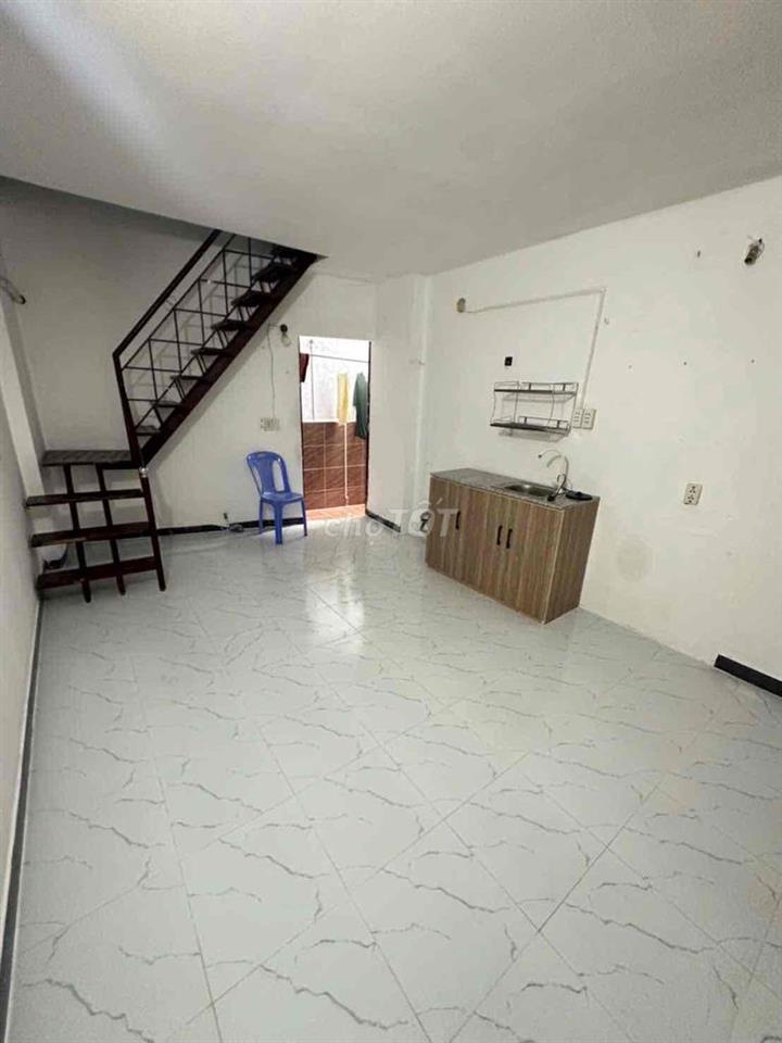 (8tr) Cho Thuê Nhà Mặt Tiền , Gần Ngã Tư Thủ Đức -Đường Quang Trung Q9