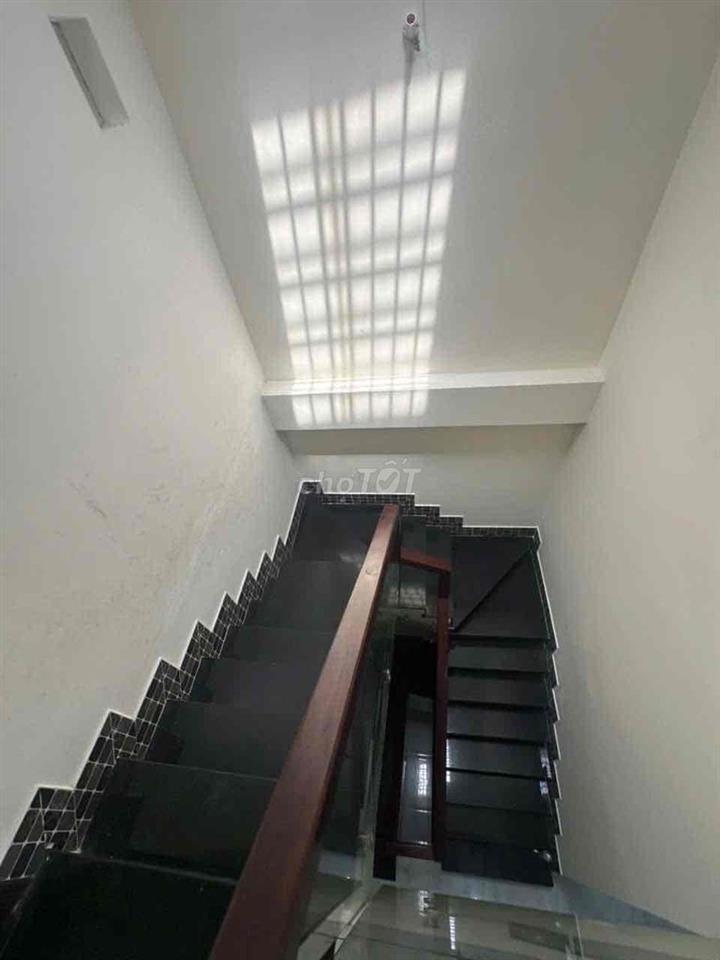 ( 15tr ) Cho Thuê Nhà Nguyên Căn Mặt Tiền Đường Kinh Doanh Sầm Uất-Q9