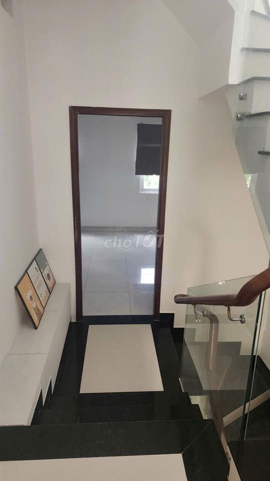 Cho Thuê Nhà 1 Trệt 2 Lầu 3PN,3WC đường Nguyễn Duy Trinh 