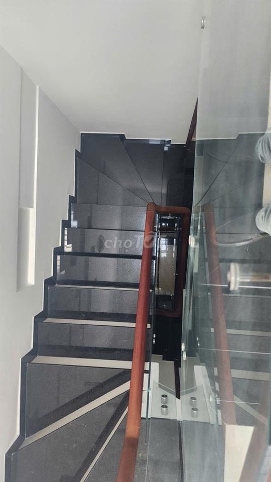 Cho Thuê Nhà 1 Trệt 2 Lầu 3PN,3WC đường Nguyễn Duy Trinh 