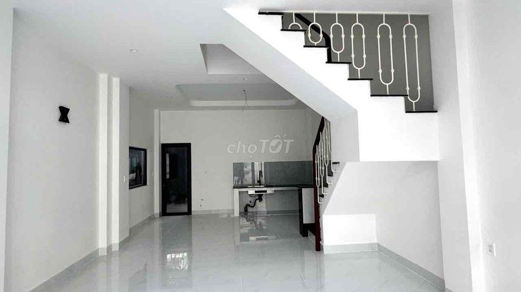 Cho thuê nhà/Vp mới 100% đs 2, p.Trường Thọ 4 tầng có nhà xe Giá 18tr