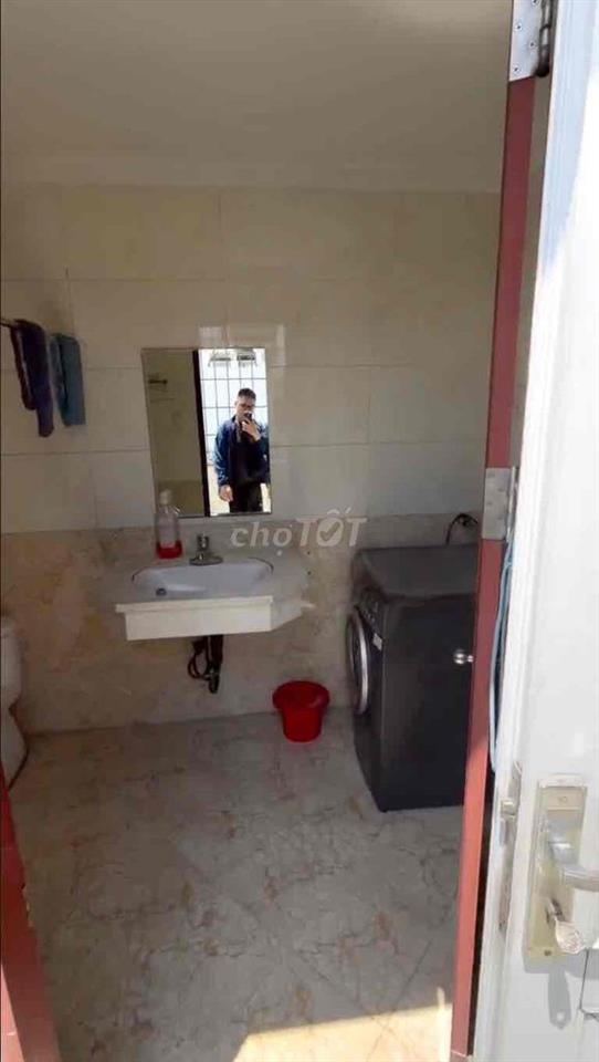 Cho thuê Vp/MBKD p.Linh Đông hơn 700m2 có hầm xe thang máy 60tr TL