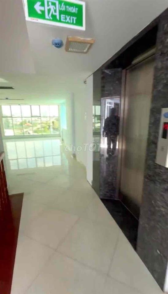 Cho thuê Vp/MBKD p.Linh Đông hơn 700m2 có hầm xe thang máy 60tr TL