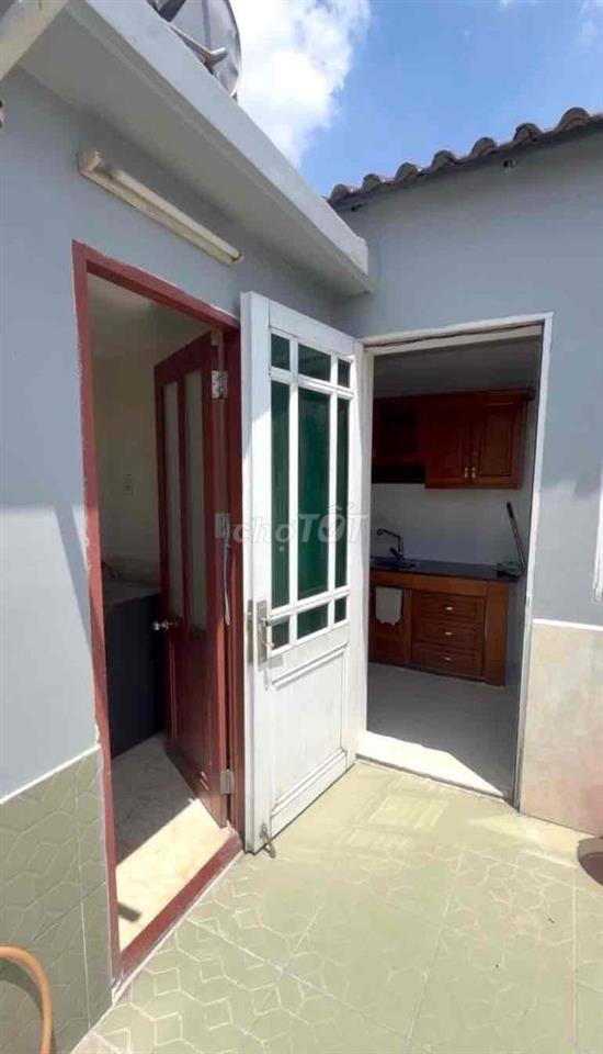 Cho thuê Vp/MBKD p.Linh Đông hơn 700m2 có hầm xe thang máy 60tr TL