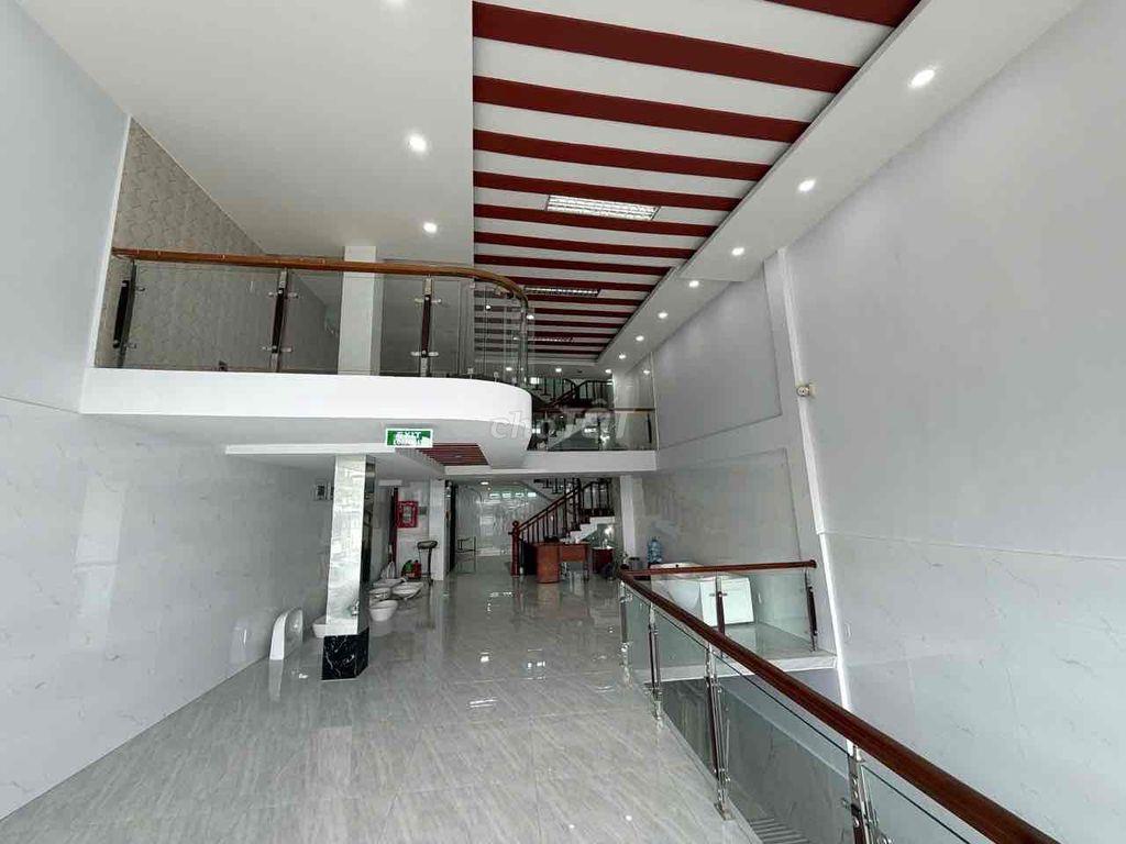 Cho thuê Vp/MBKD p.Linh Đông hơn 700m2 có hầm xe thang máy 60tr TL