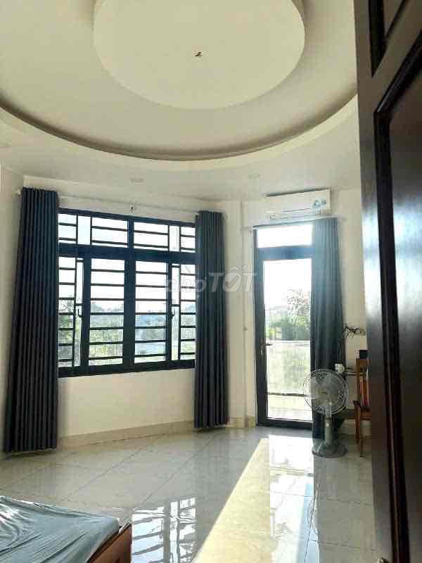 Cho Thuê Nhà/Vp góc 2 Mặt Tiền Đs.22,p.Linh Đông-4 Tầng 17tr TL