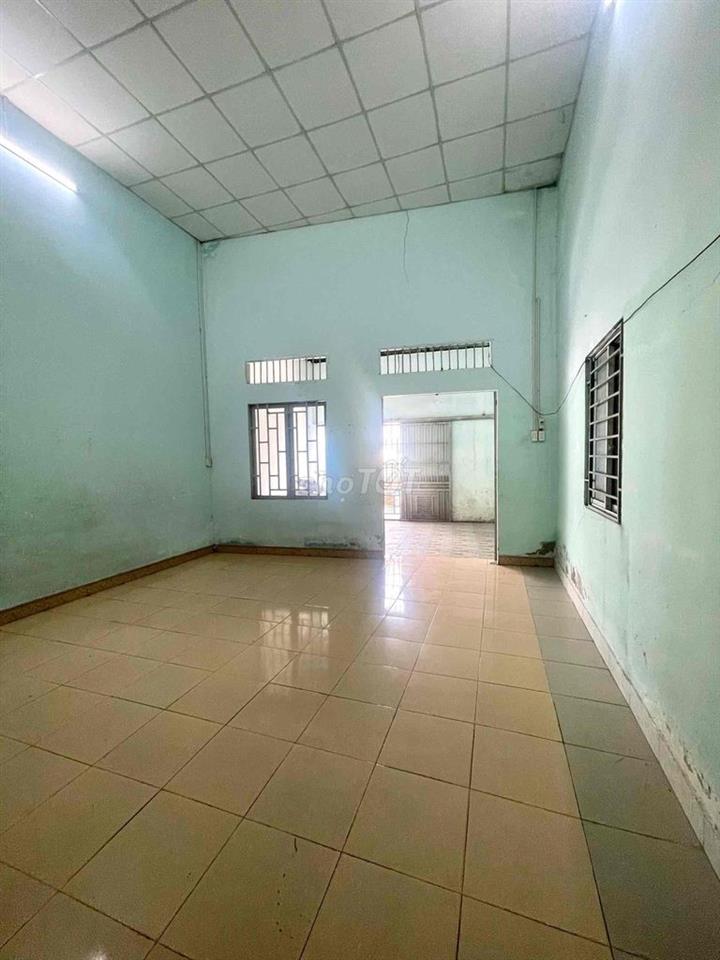 Cho thuê nhà gần ĐH Ngân Hàng,/Đs.8,p.Linh Trung Giá 6,5tr TL