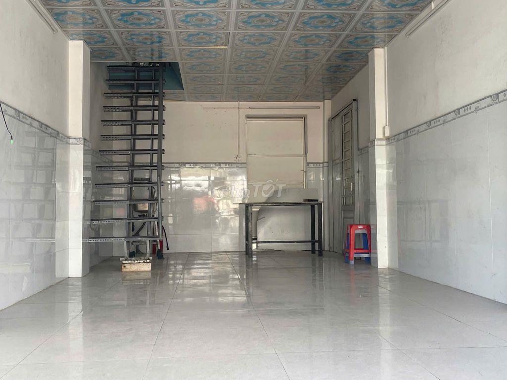 CHo thuê nhà nguyên căn MT QL 13 cũ, T+L, 15tr/ tháng