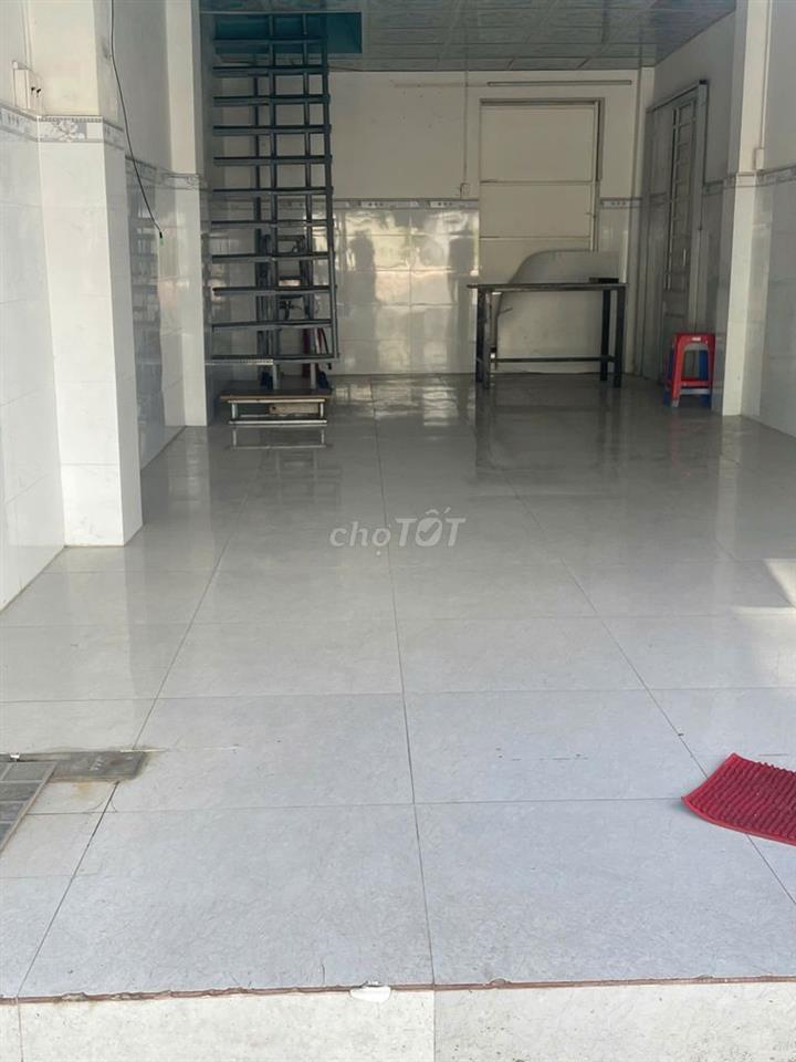 CHo thuê nhà nguyên căn MT QL 13 cũ, T+L, 15tr/ tháng