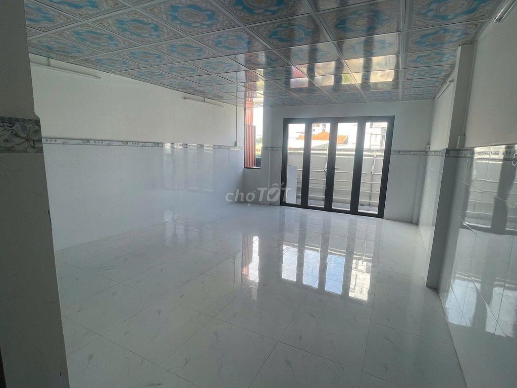 CHo thuê nhà nguyên căn MT QL 13 cũ, T+L, 15tr/ tháng