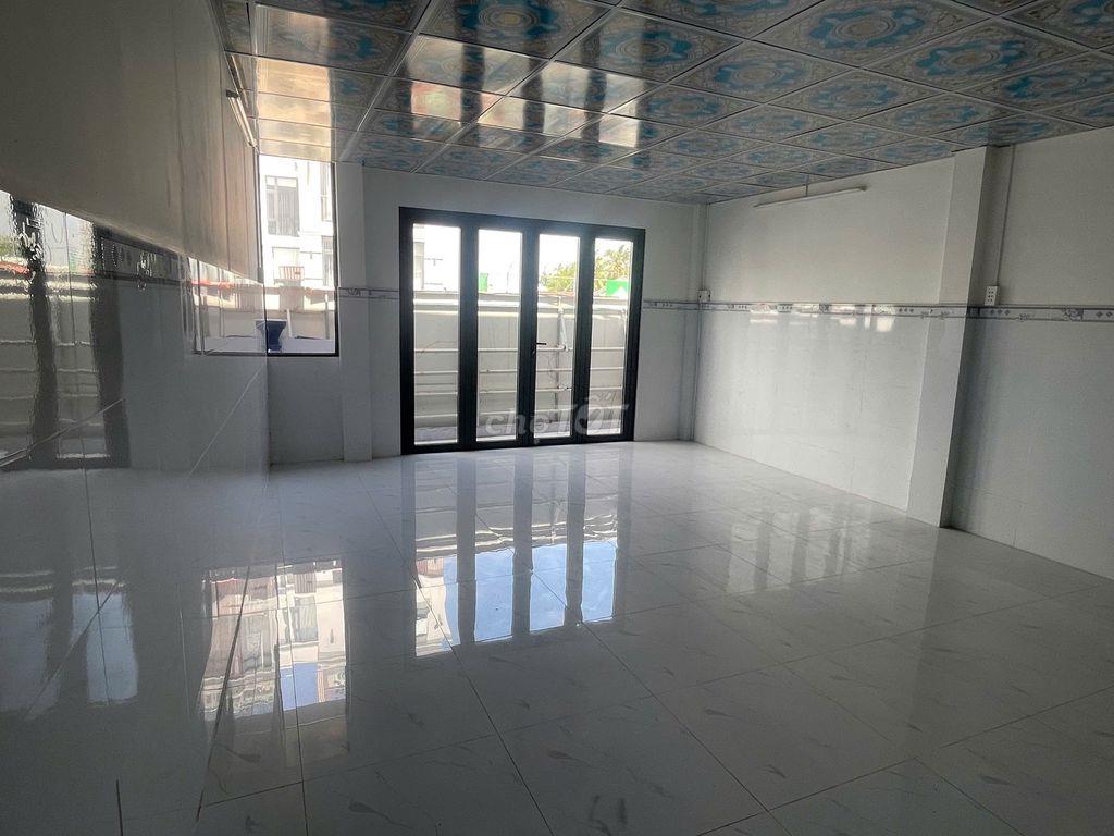 CHo thuê nhà nguyên căn MT QL 13 cũ, T+L, 15tr/ tháng