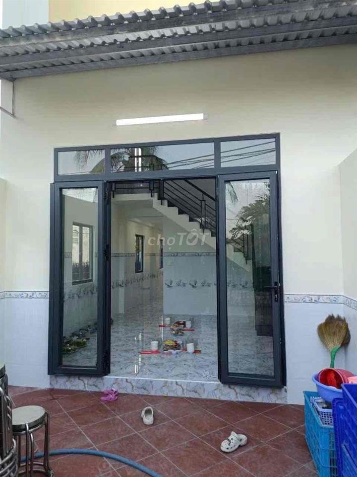 thuê nhà nguyên căn 3 phòng có 3 pn , có sẵn 3 máy lạnh