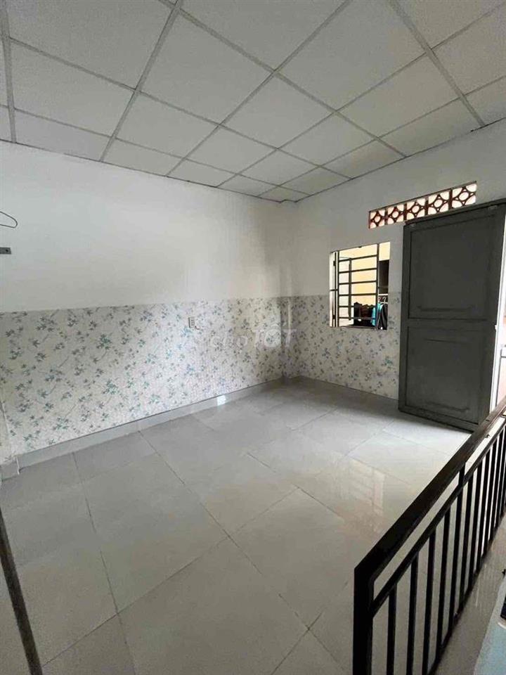 nhà trọ 1 trệt 1 lầu ở phạm văn đồng ốp gạch
