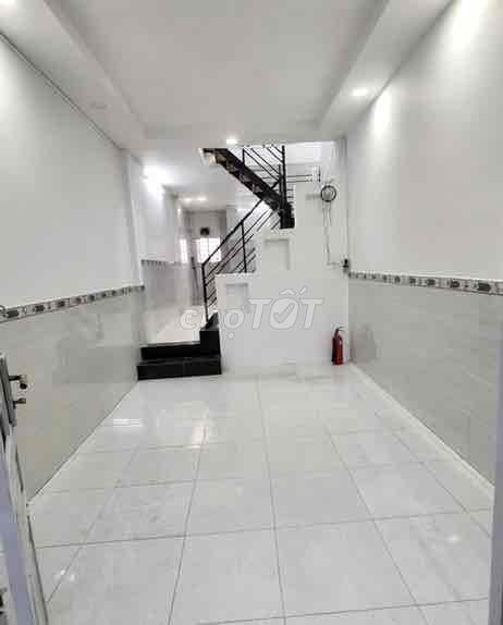 nhà nguyên căn gần ngã tư bình thái 2 phòng ngủ, 2 nhà vệ sinh