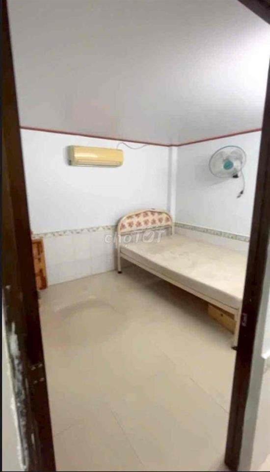 Nhà gần gigamal gần chợ hiệp bình có sẵn máy lạnh 2 phòng ngủ