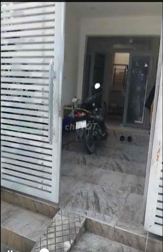 cho thuê nhà phố 2 tầng đầy đủ nội thất và thiết bị gia dụng oto