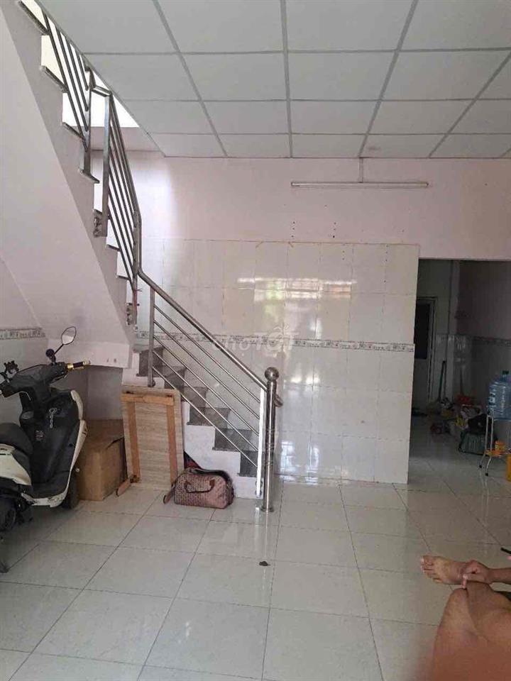 nhà nguyên căn 3 phòng ngủ- 2 nhà vệ sinh