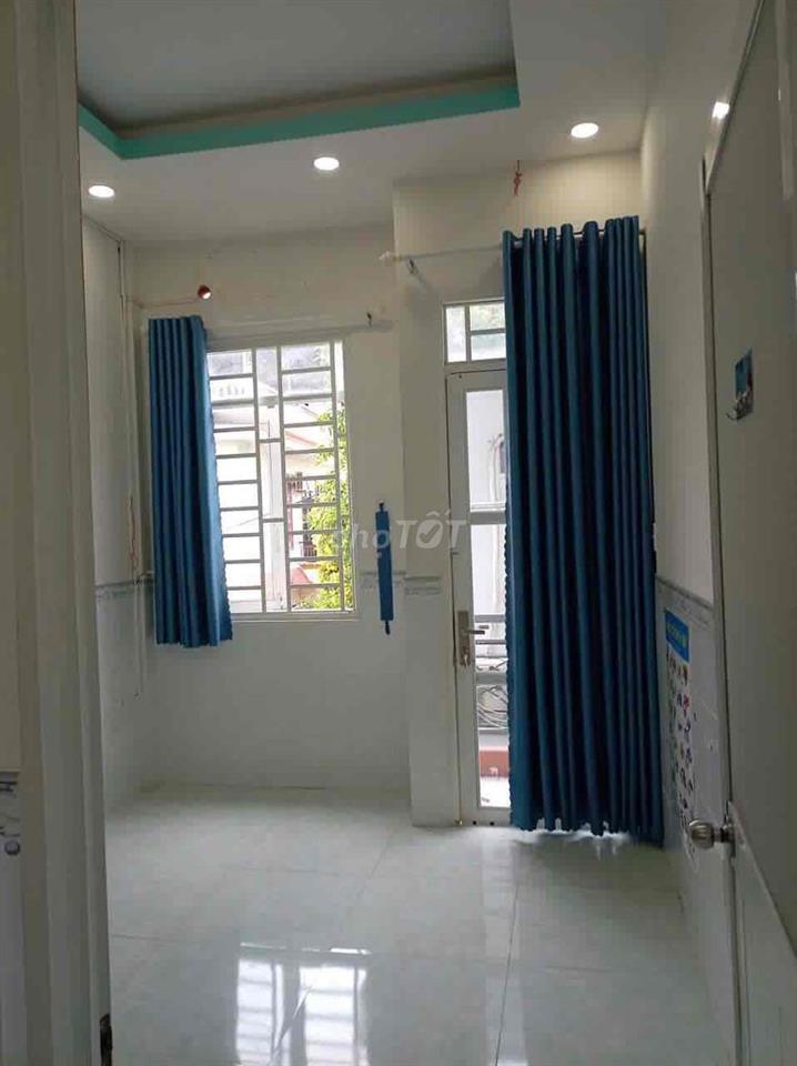 nhà 1 trệt 2 lầu gần gigamal có sẵn 2 pn, 2 wc