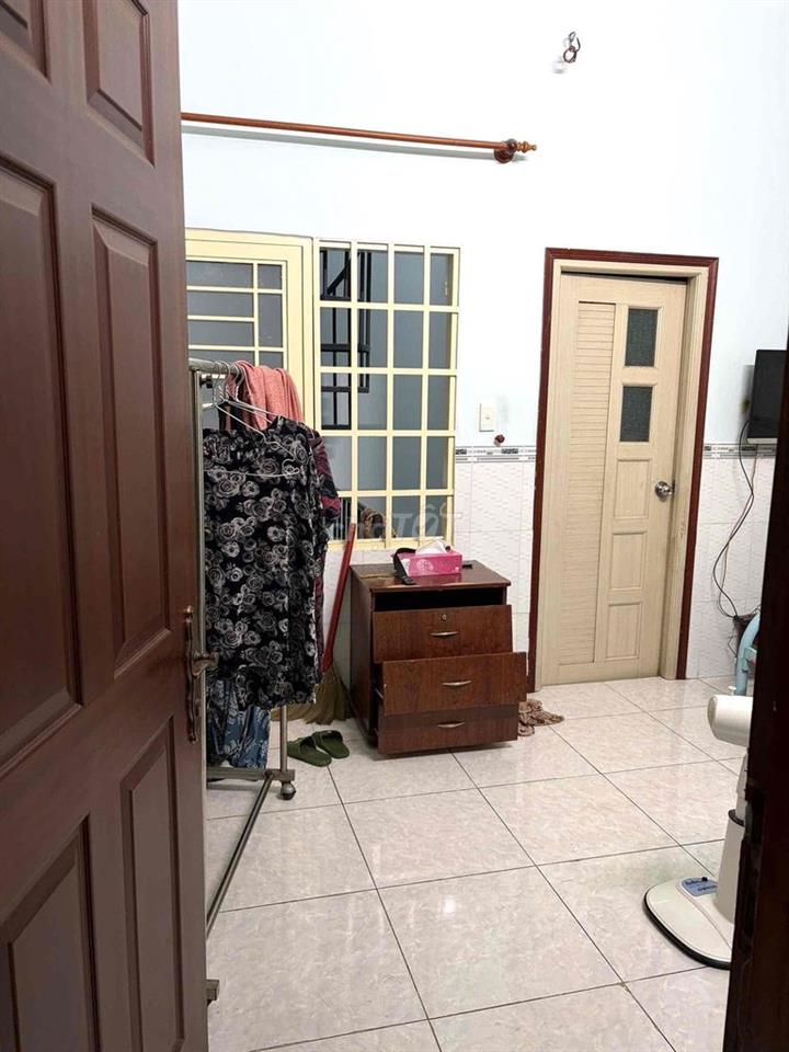 nhà dân cư hồng long hẻm xe hơi có 2 máy lạnh