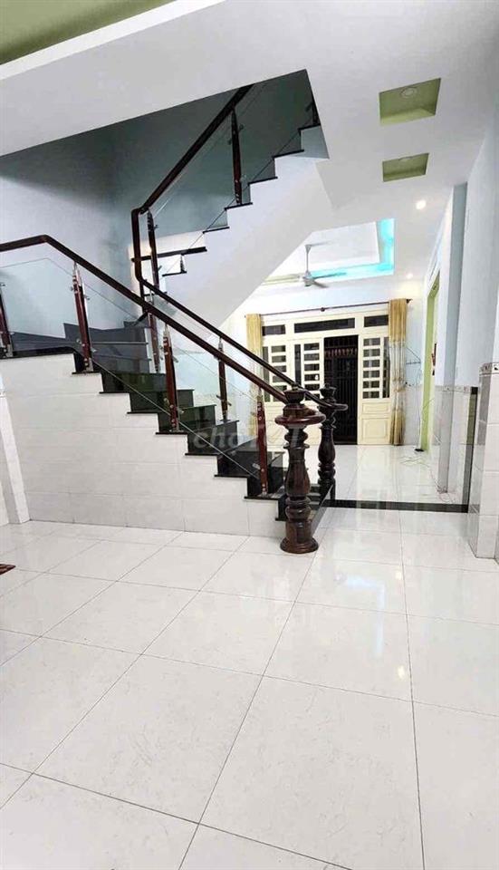 nhà dân cư hồng long hẻm xe hơi có 2 máy lạnh