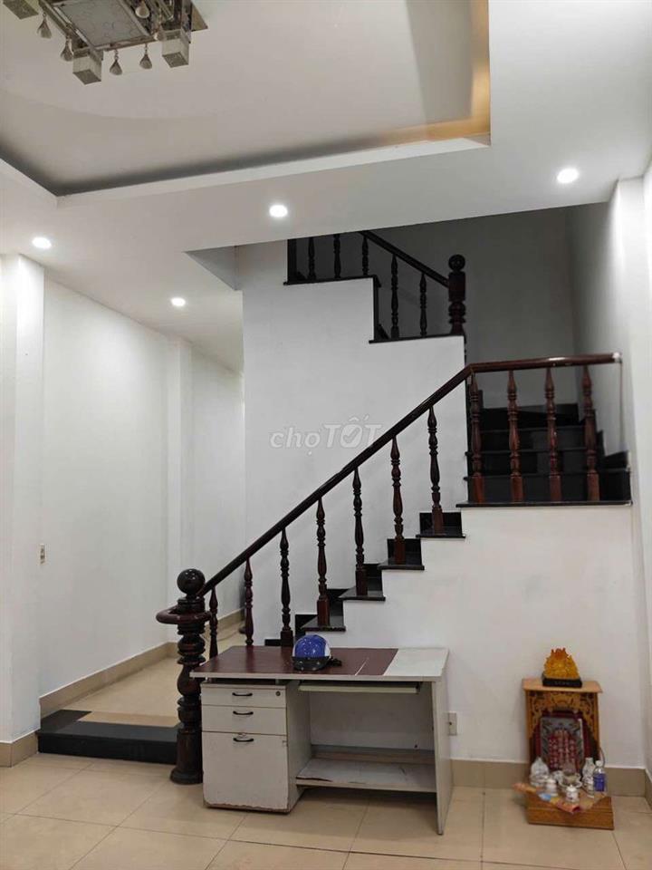 cho thuê nhà đường đường 836 phú hữu q9 