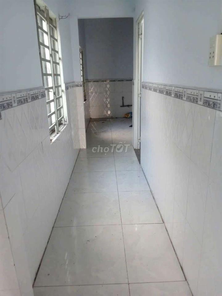 Nhà 2 tầng mặt tiền đường 22 gần CĐ Công Thương, có sân xe máy