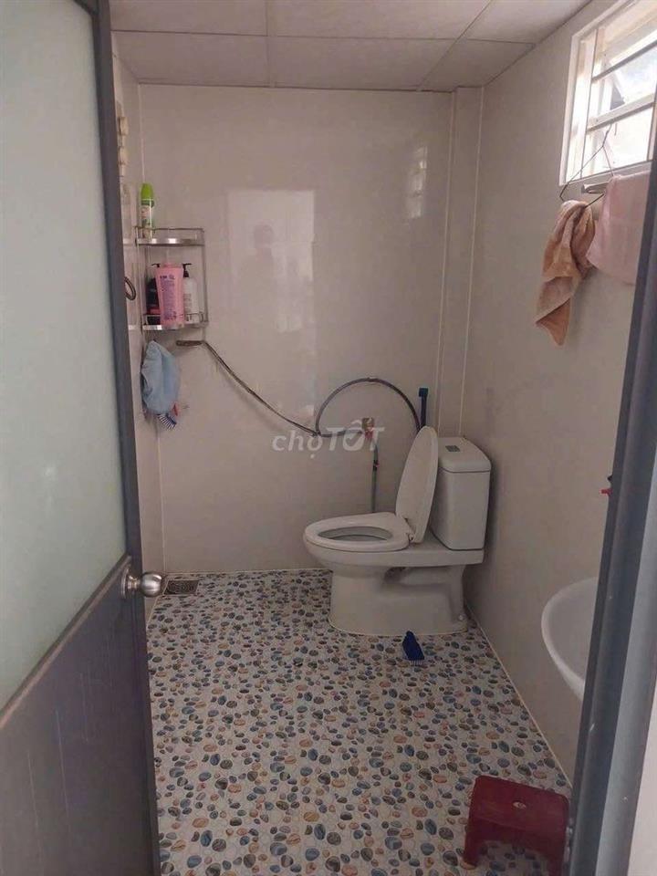 Nhà Phước Bình gần Đỗ Xuân Hợp, sạch sẽ, vỉa hè rộng 5m. Văn Phòng - Ở