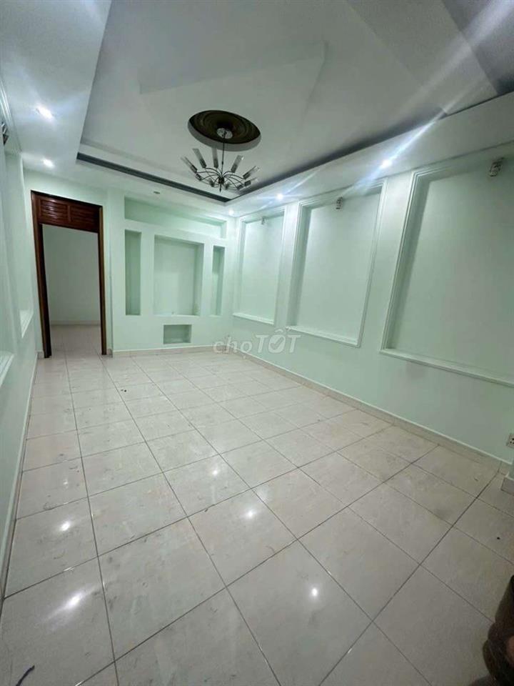 Nhà Phước Bình gần Đỗ Xuân Hợp, 3 tầng | 5pn-3wc, vỉa hè rộng