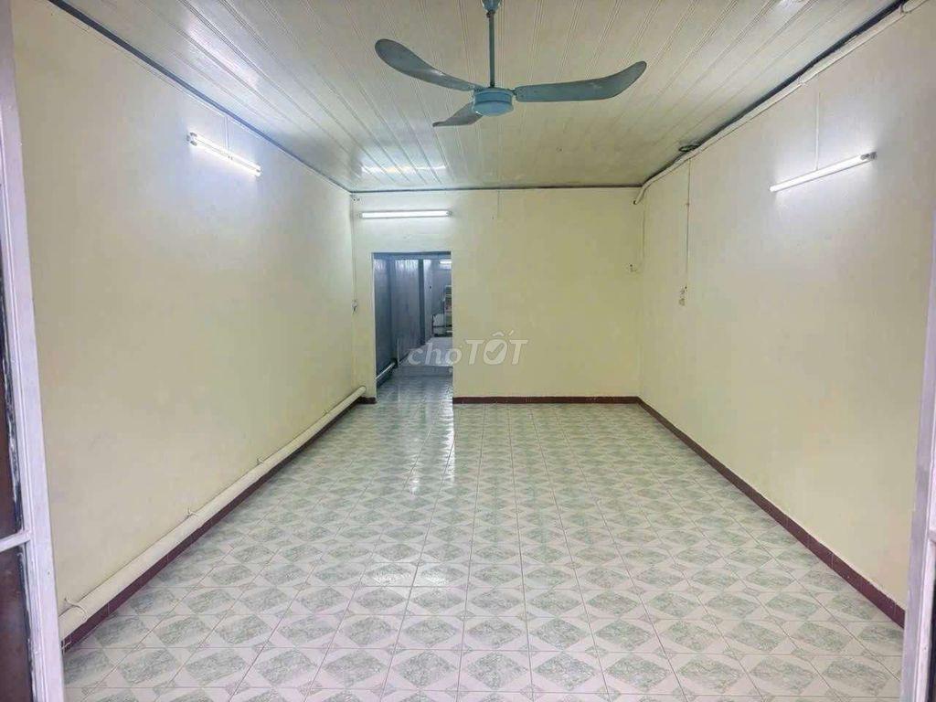 Nhà cấp 4, mặt tiền Đại Lộ 3 gần CĐ Kinh Tế | 3pn-1wc, phòng tháo được