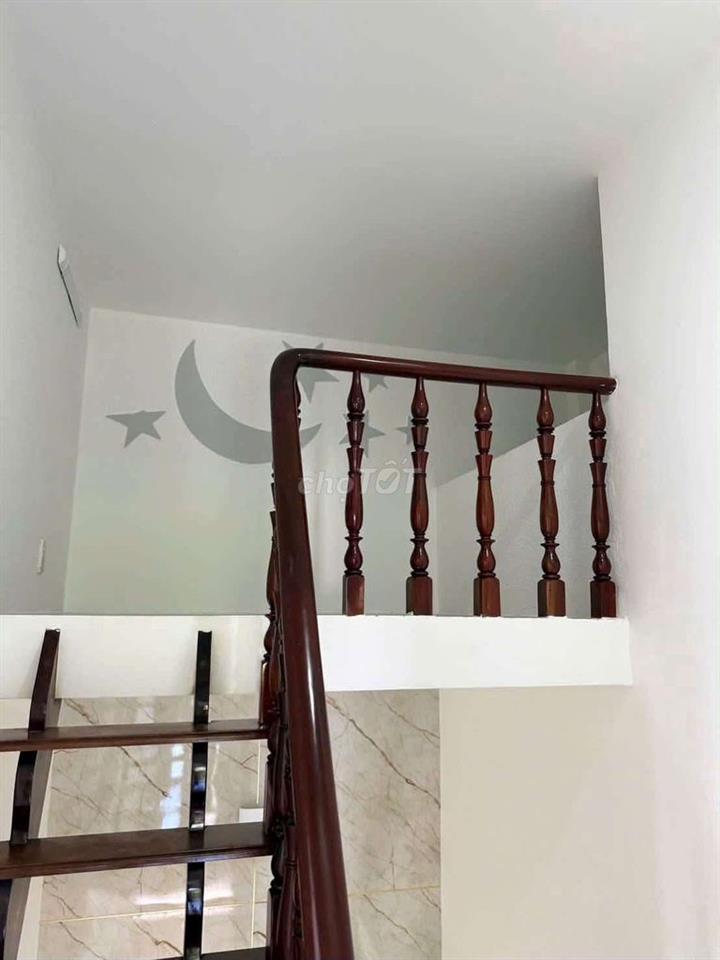 Nhà 2 tầng căn góc Phước Bình, cho thuê ngắn hạn, 3pn-2wc, nhà sạch sẽ