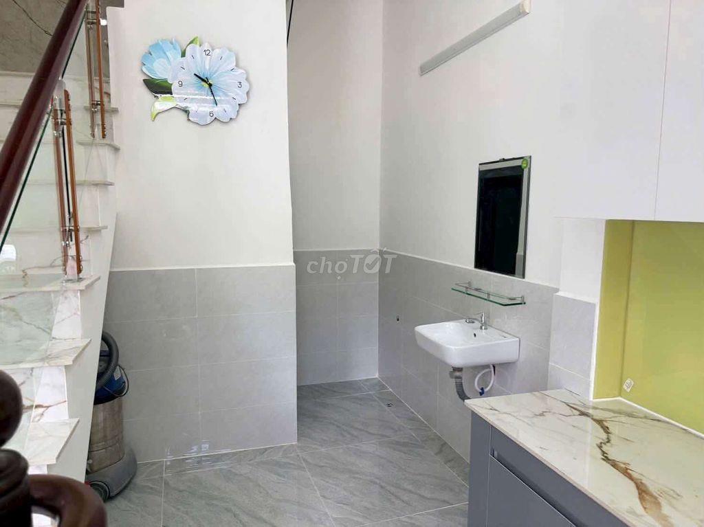 Nhà 2 tầng căn góc Phước Bình, cho thuê ngắn hạn, 3pn-2wc, nhà sạch sẽ