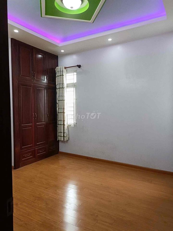 cho thuê nhà nguyên căn mặt tiền võ văn hát