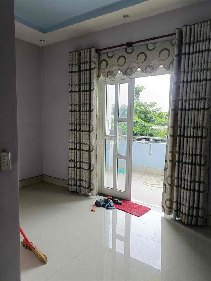 cho thuê nhà nguyên căn mặt tiền võ văn hát