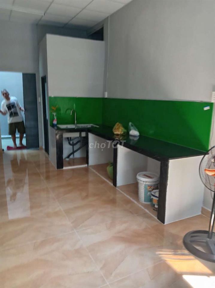  Cho Thuê  Nhà 2 Mặt Tiền .Gần Chợ Tam Hà . Diện Tích 105m2. Gía 10 Tr