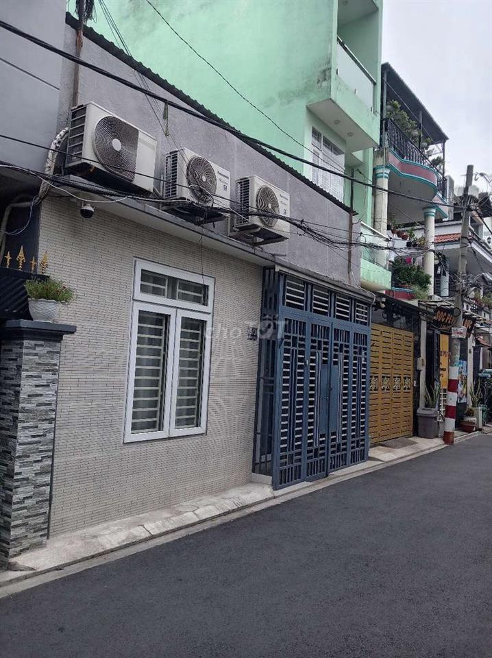  Cho Thuê  Nhà 2 Mặt Tiền .Gần Chợ Tam Hà . Diện Tích 105m2. Gía 10 Tr