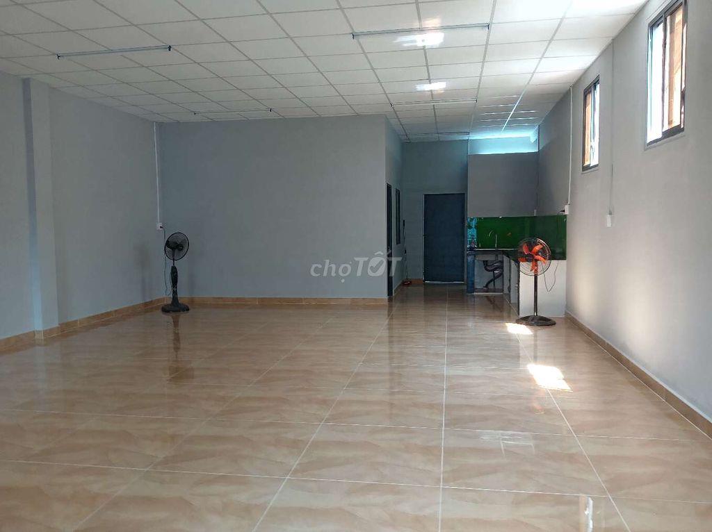 Cho Thuê  Nhà 2 Mặt Tiền .Gần Chợ Tam Hà . Diện Tích 105m2. Gía 10 Tr