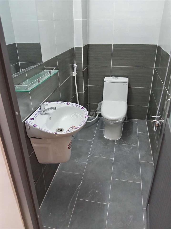  Cho Thuê  Nhà 2 Mặt Tiền .Gần Chợ Tam Hà . Diện Tích 105m2. Gía 10 Tr