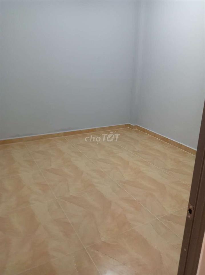  Cho Thuê  Nhà 2 Mặt Tiền .Gần Chợ Tam Hà . Diện Tích 105m2. Gía 10 Tr