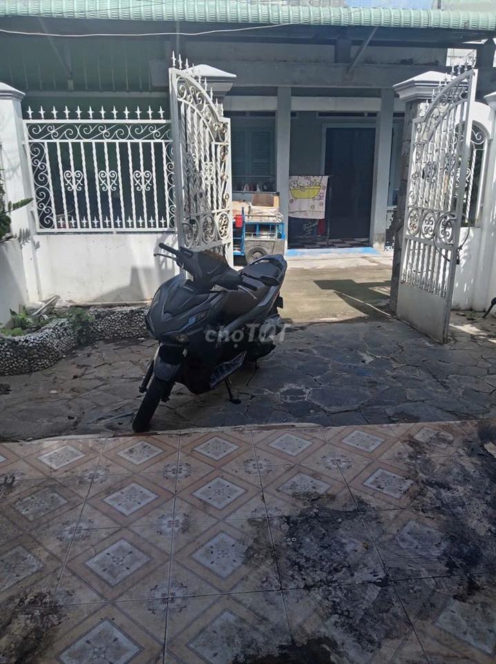 Cho Thuê Nhà cấp 4 có 3PN  Đường 16.Linh Trung DTSD 140m2.Gía 9 Triệu.